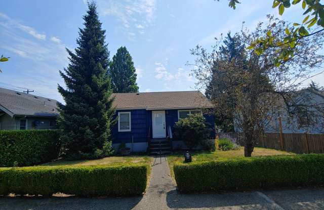 Charming 2-Bedroom Home in West Seattle-Off Street Parking- Large Outdoor Space photos photos