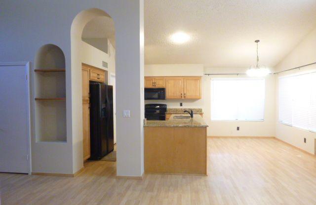 2907 East Leonora Gallery 4