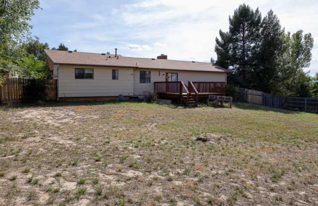 Northeast 5-Bedroom Home w/ Large Backyard! Gallery 3