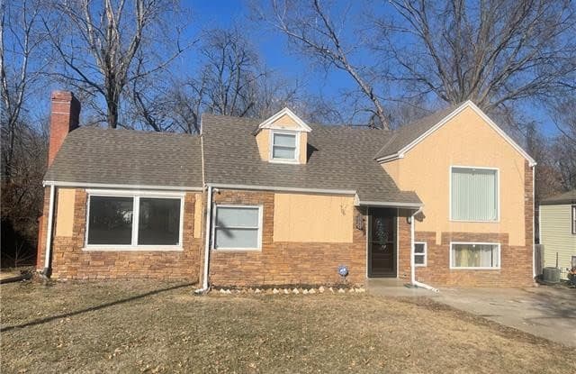 706 NE 44th Street - 706 Northeast 44th Street, Kansas City, MO 64116