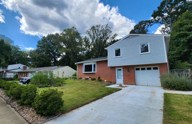 Wonderfully Updated Home On the Edge of Pohick Creek Park photos photos