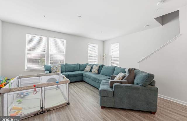 6066 BEAKE ST Gallery 2