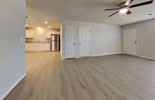 305 NW Woodbury Dr photos photos 305 NW Woodbury Dr photos photos