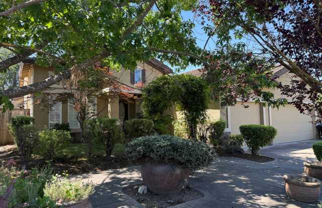 BEAUTIFUL SINGLE STORY 3+BD, 2.5 BA, & 3 CAR GARAGE! photos photos