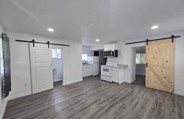 1 Bedroom, 1 bathroom House Gallery 4