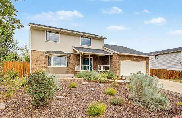 Spacious 4-Bedroom, 4-Bathroom Home on a Large Lot in Central Lakewood Gallery 4