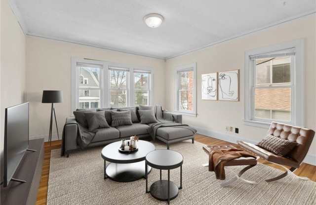 1909 Emerson Avenue S Gallery 1