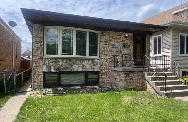 5712 N Avondale Avenue photos photos