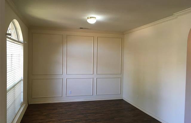 8105 Greenwood Drive Gallery 4