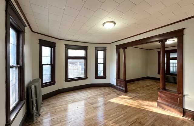 Gorgeous 4 Bedroom Home in Saint Paul! photos photos