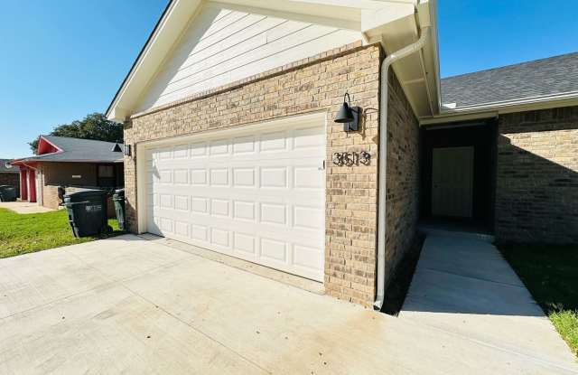 Beautiful 3Bed 1.5 Bath 2 Car Garage In Del City Schools!!! Gallery 4