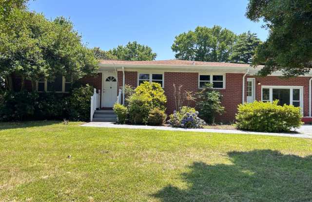 Charming 3-Bedroom Home with Bonus Room  Spacious Yard "ASK ABOUT OUR ZERO DEPOSIT" photos photos