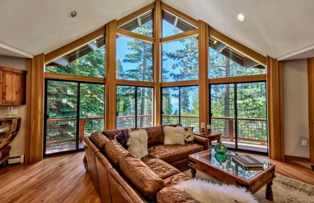 Gorgeous Lakeview! Pet Friendly w a Garage & AC! photos photos