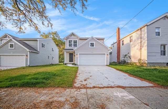 1027 Maple Avenue photos photos