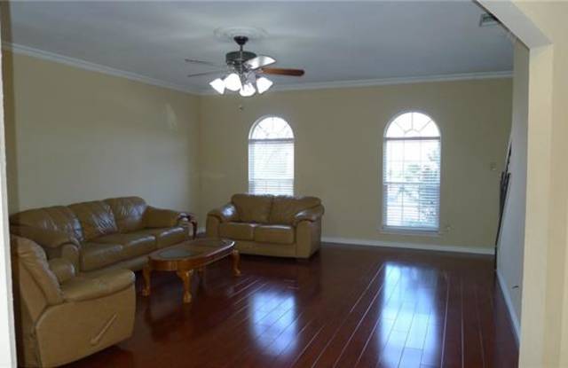 2511 Doyle Drive Gallery 4