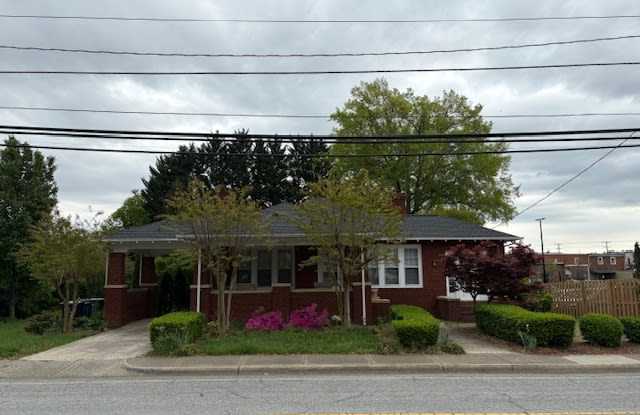 134 North Cherry Street - 134 North Cherry Street, Kernersville, NC 27284