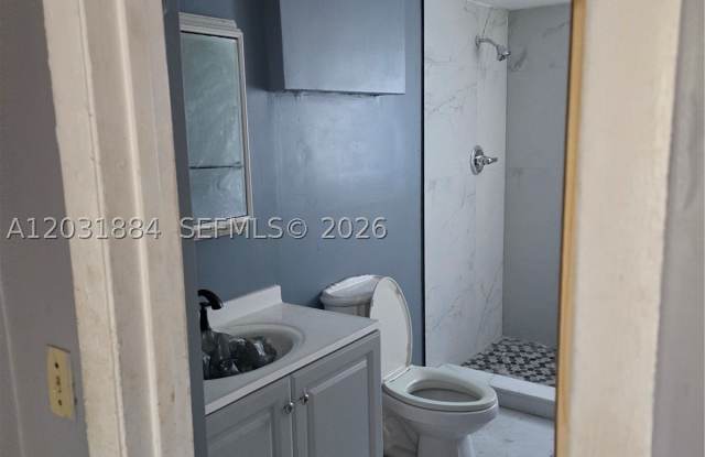 840 NE 124th St photos photos