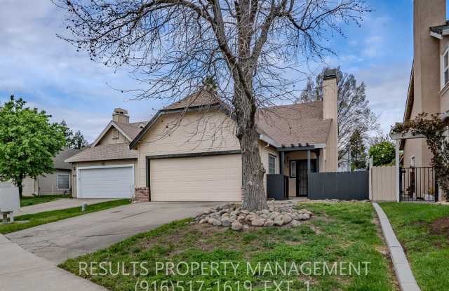Updated 2 Story Home in Antelop - Pet Friendly! - 8139 Filifera Way, Antelope, CA 95843