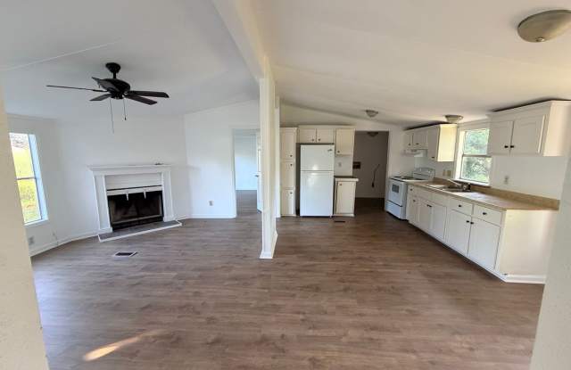 Updated 3-Bedroom Mobile Home with Modern Finishes in Valdosta photos photos