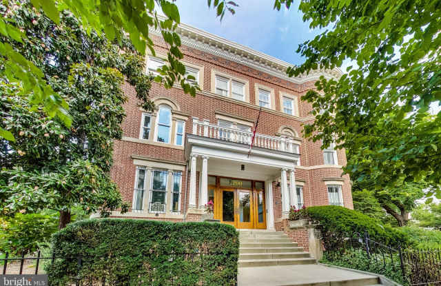 1200 E CAPITOL STREET NE - 1200 East Capitol Street Northeast, Washington, DC 20002
