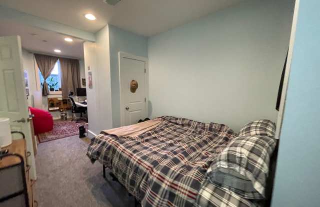 1411 W Thompson photos photos