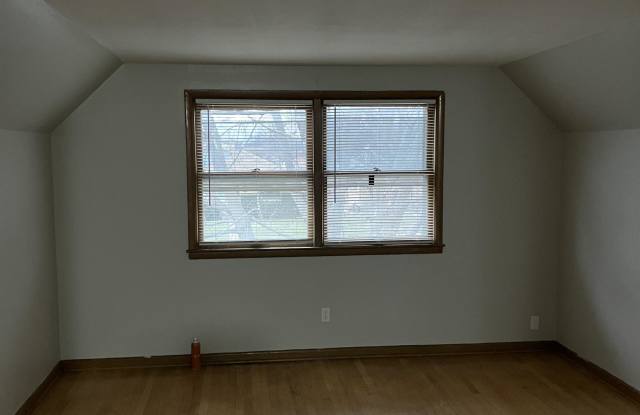 7006-08 West Congress Street - 7008 Upper - 7006 West Congress Street, Milwaukee, WI 53218