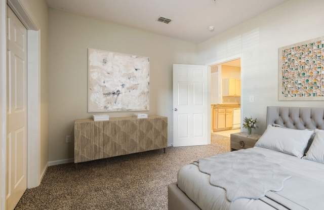 Village on the Lake Apartments Gallery 2