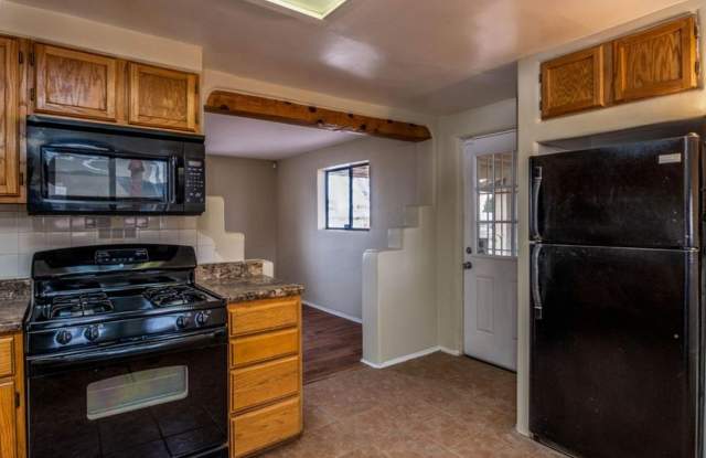 Charming two bedroom home Gallery 3