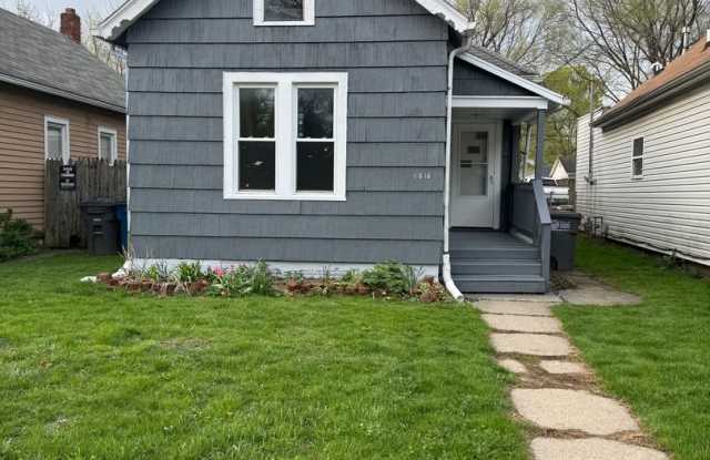 Cute 2 Bed/1bath home close to school photos photos