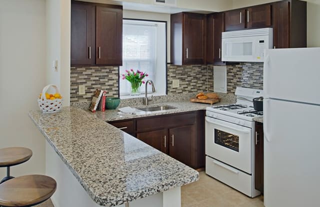 Colonial Square photos photos