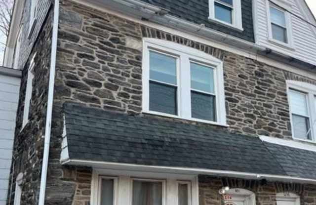 9214 WEST CHESTER PIKE - 9214 West Chester Pike, Delaware County, PA 19082