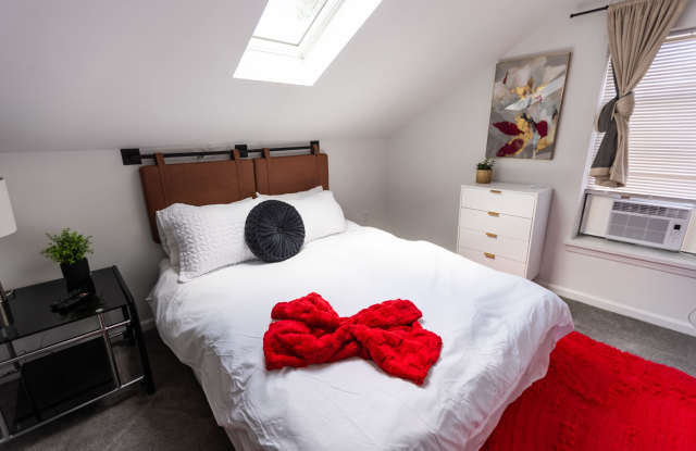 1306 Liverpool Street - 3 photos photos