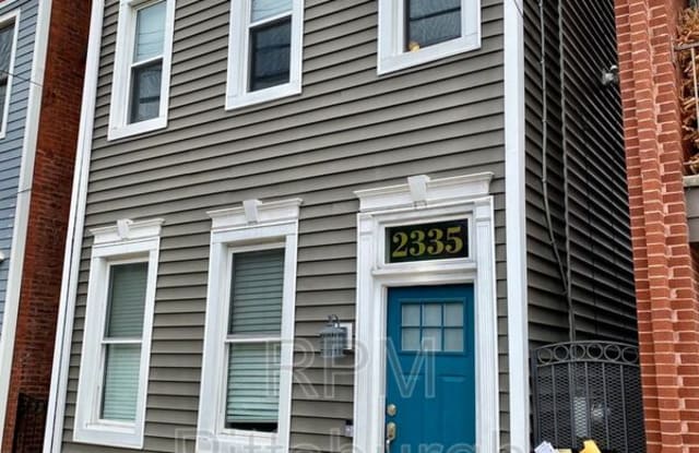 2335 Sarah St photos photos