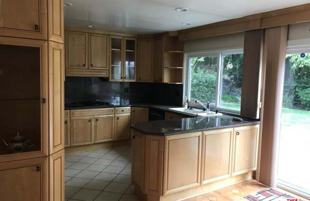 17601 ARVIDA Drive Gallery 3