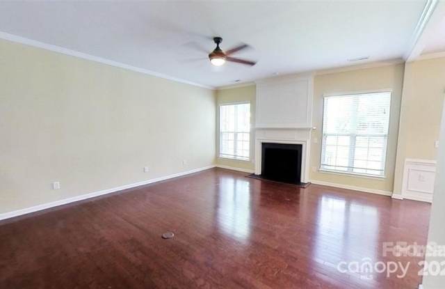 16806 Dunaverty Place Gallery 3