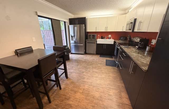 5211 Cedarbend Drive - 2 Gallery 4
