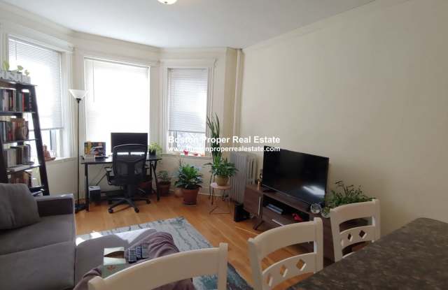 100 Queensberry St Apt 5 Gallery 3