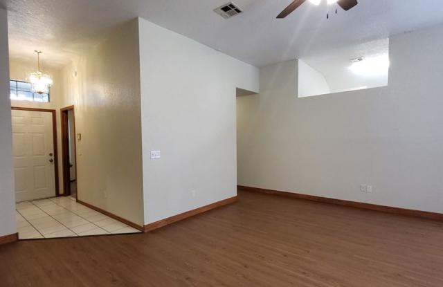 (3) Bed/(2) Bath + Study or 4th Bed Avail NOW! Gallery 3