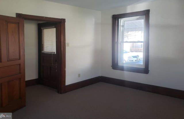 101 HOPE Avenue Gallery 4