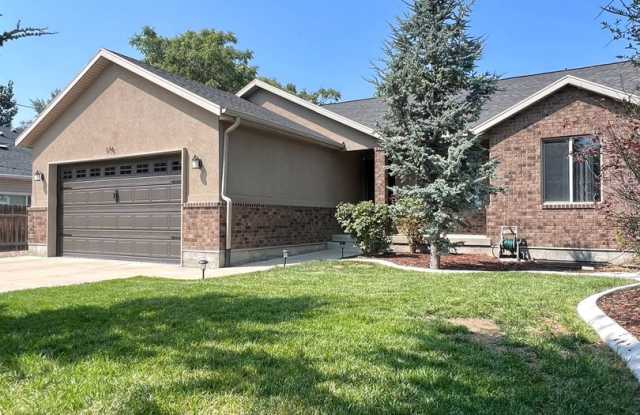 Remodeled 5 Bd Home in Midvale photos photos