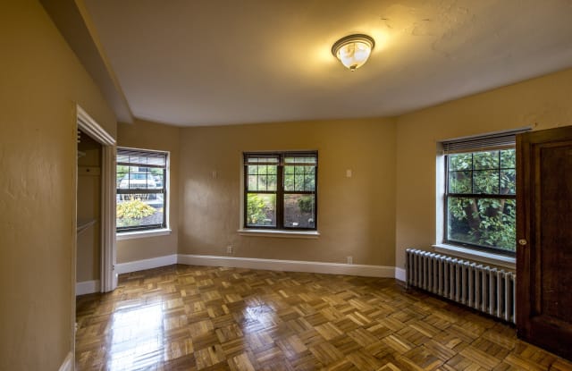 Elmwood Apartments Gallery 2
