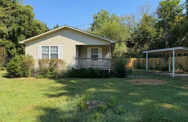Knoxville 37909 - 2 Bedroom, 1 Bath Cottage Home - Contact Sharon Arnwine (865) 313-7215 Gallery 1