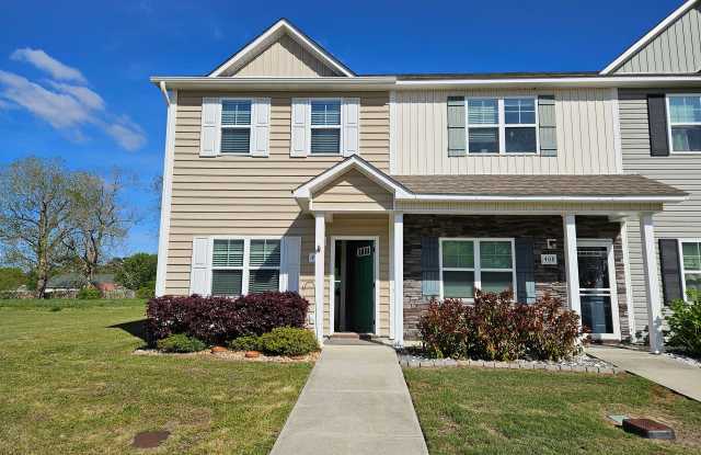2 bedroom, 2.5 bath unfurnished end unit townhouse in Sneads Ferry Justice Farm Townhome community photos photos