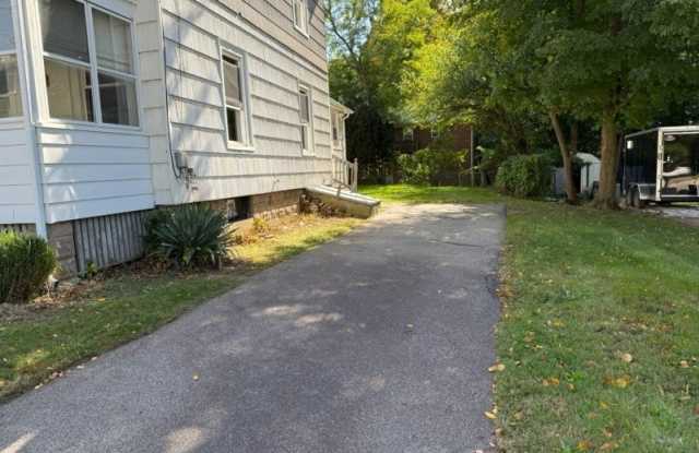 32 Willard St Gallery 2