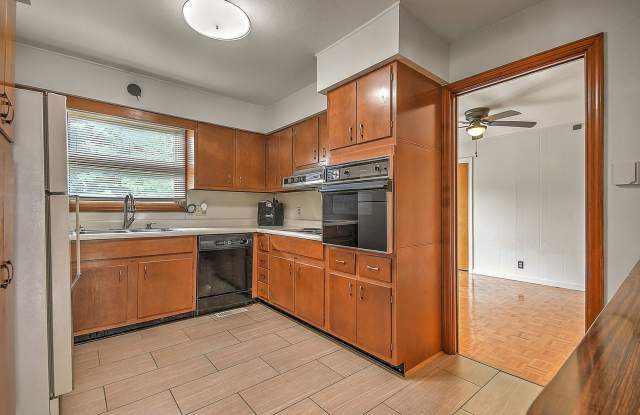 Great One Level  Home in Greenacres Gallery 3