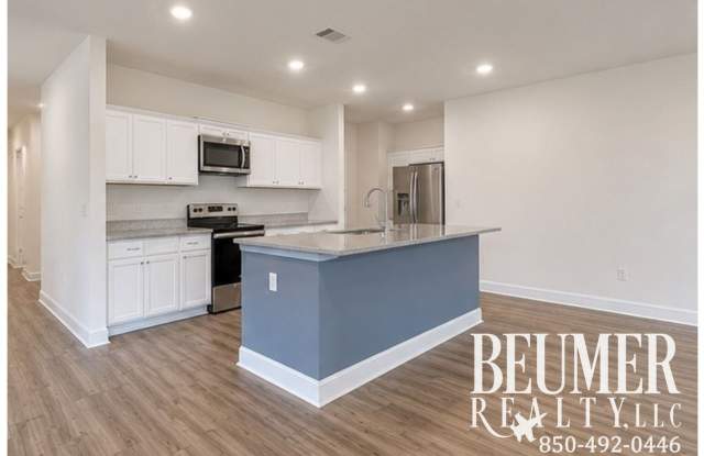 5 BR 3 Bath 2,614 sqft Home in Milton Awaits Gallery 1