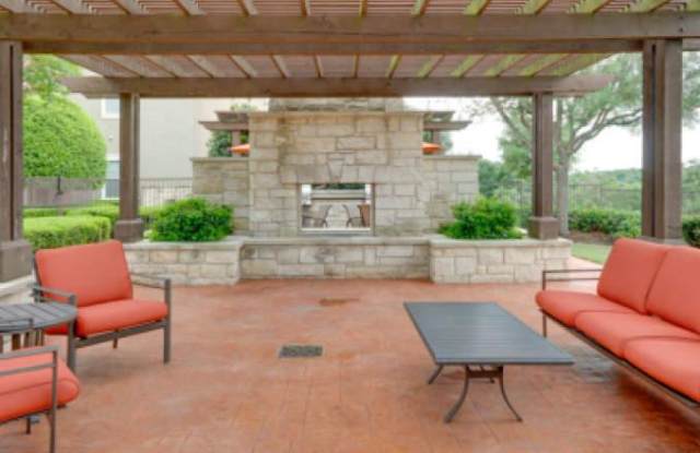 1933 Onion Creek Pkwy Gallery 3