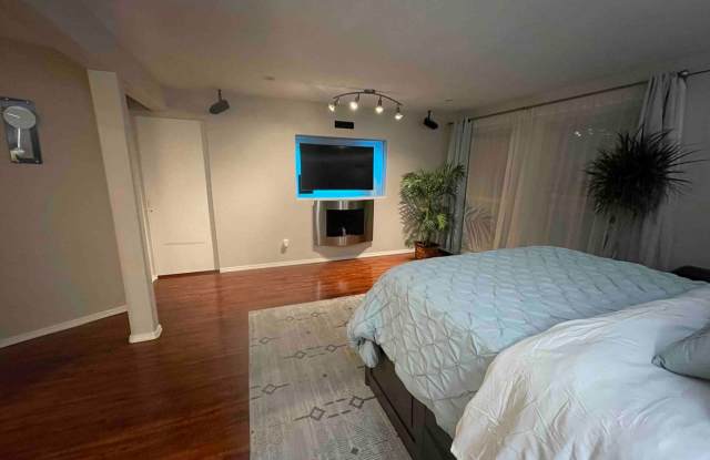 Anchorage downtown Condo! Walk or bike to work! photos photos