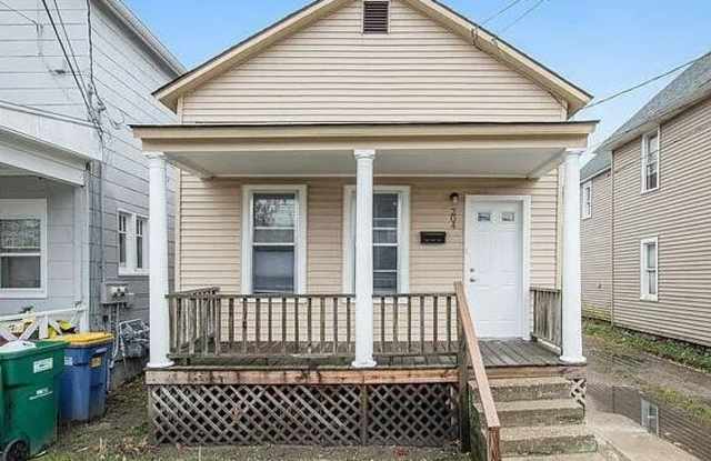 204 Lexington Avenue NW photos photos