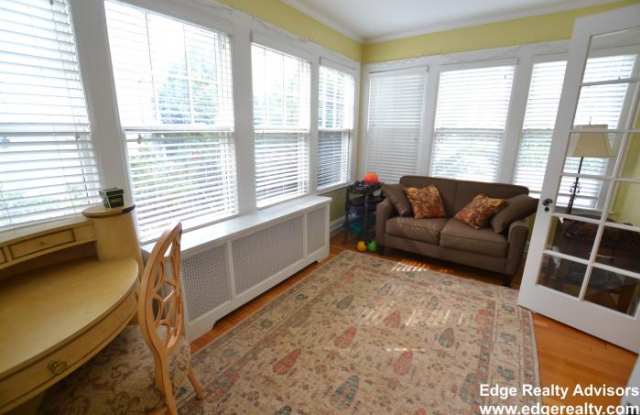 26 Glen Rd. Gallery 4